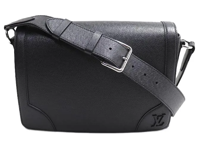 Borsa a spalla Flap Messenger Taiga di Louis Vuitton