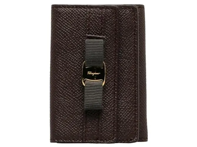 Portafoglio tri-fold Vara Ribbon di Salvatore Ferragamo Marrone