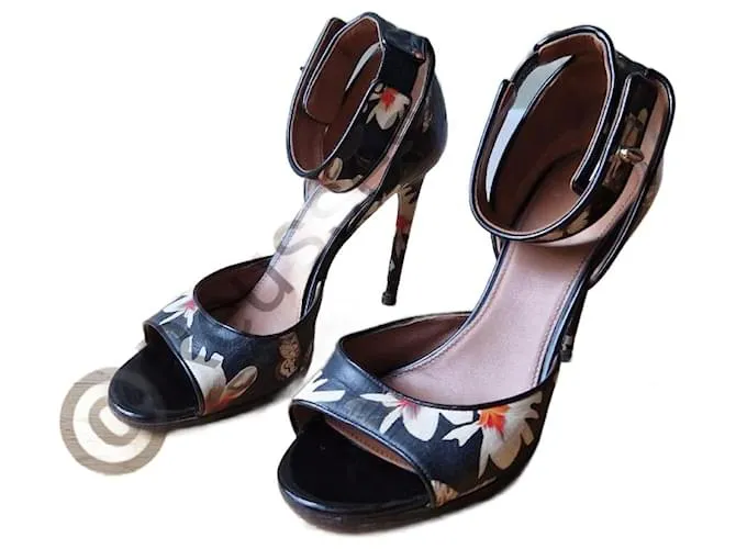 Scarpe Givenchy per donna in buone condizioni