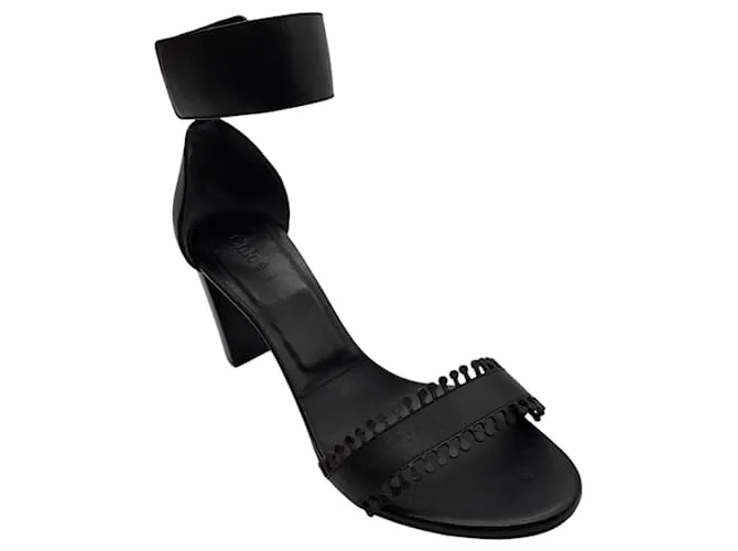 Chloé Sandali con cinturino alla caviglia in pelle nera con bordi ondulati Chloe Nero