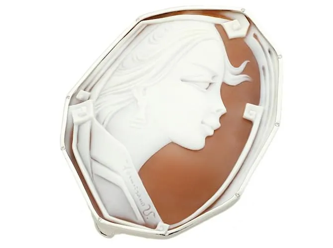 Autre Marque Spilla pendente in conchiglia K18WG con diamante melee Bianco