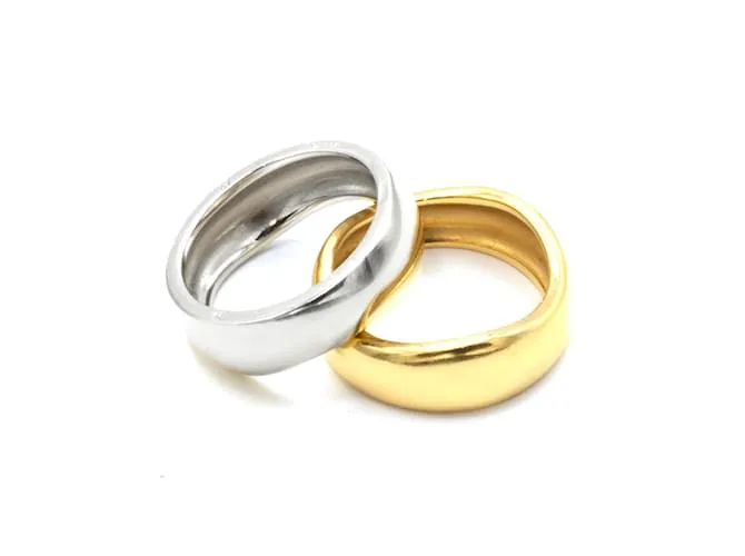 Anello "Love Me" di Cartier. D'oro