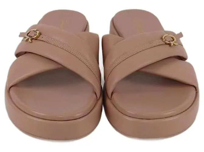 Sandali piatti Alima beige Gianvito Rossi