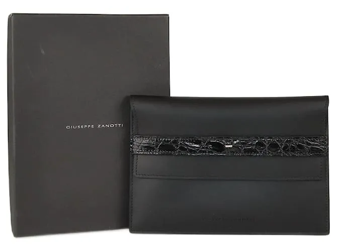 Pochette con patta in alligatore nero Giuseppe Zanotti