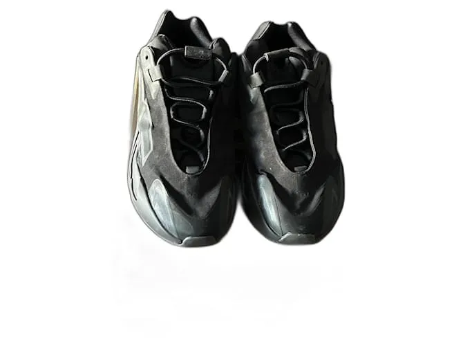 Yeezy 700MNVN Nero