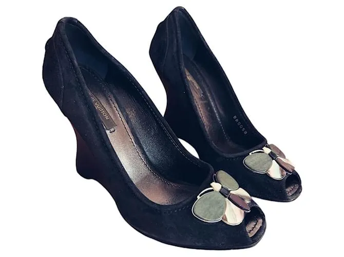 Tacchi Farfalla Louis Vuitton | Wedge in Camoscio Nero con Punta Aperta | Taglia 36,5 EU / US 6,5 | Scarpe Vintage di Design Verde
