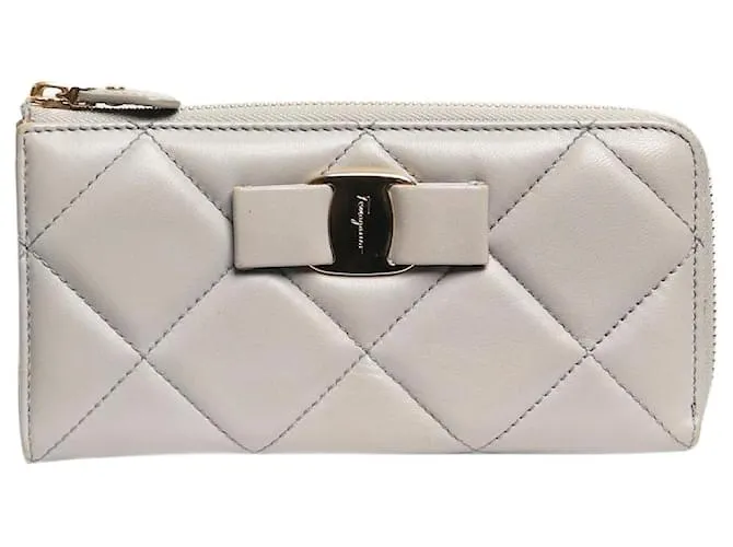 Salvatore Ferragamo Portafoglio in pelle grigia trapuntato Grigio