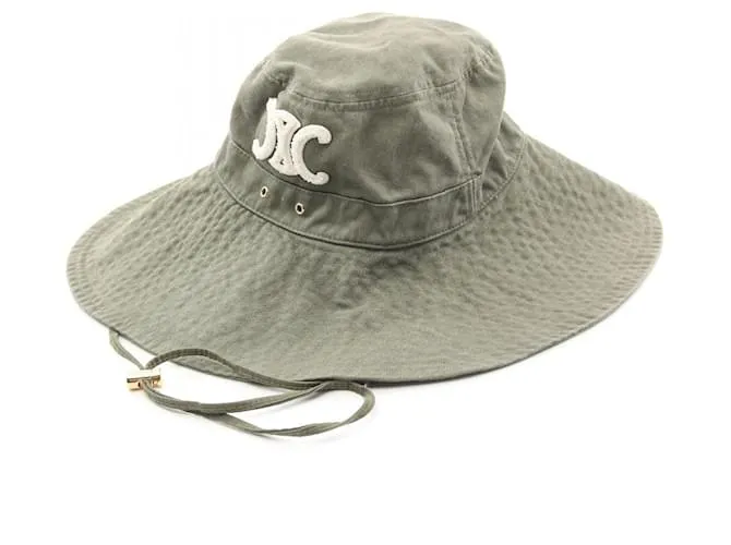 Céline Cappello in Tela Triomphe di Celine Verde