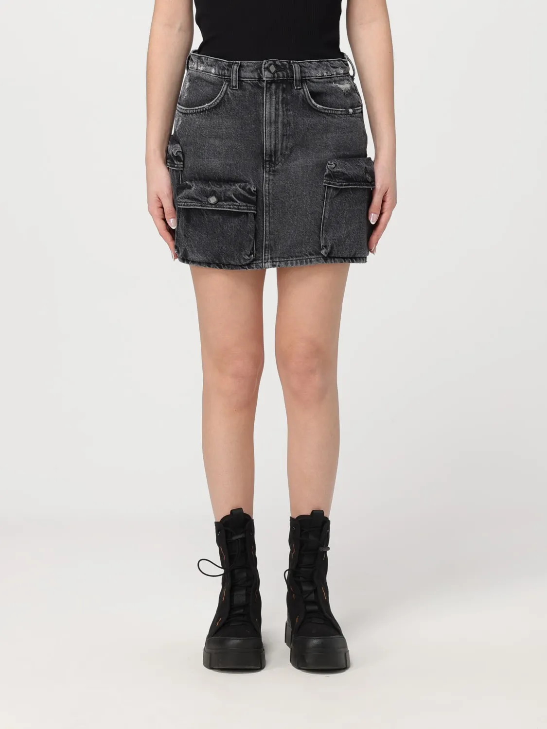 Gonna cargo Amish in denim